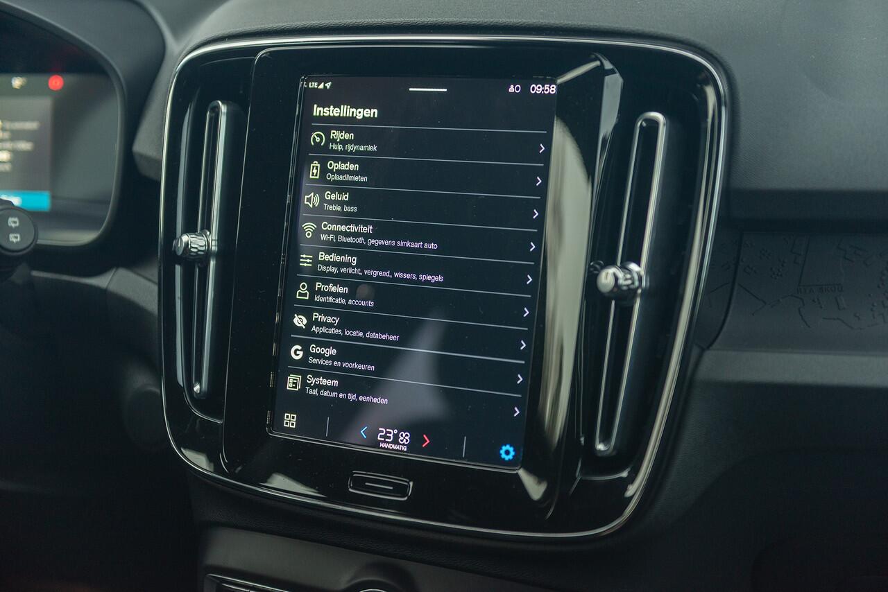 Volvo XC40 Recharge Aut. Luxe Stoelen Parkeercamera CruiseControl Trekhaak 231pk