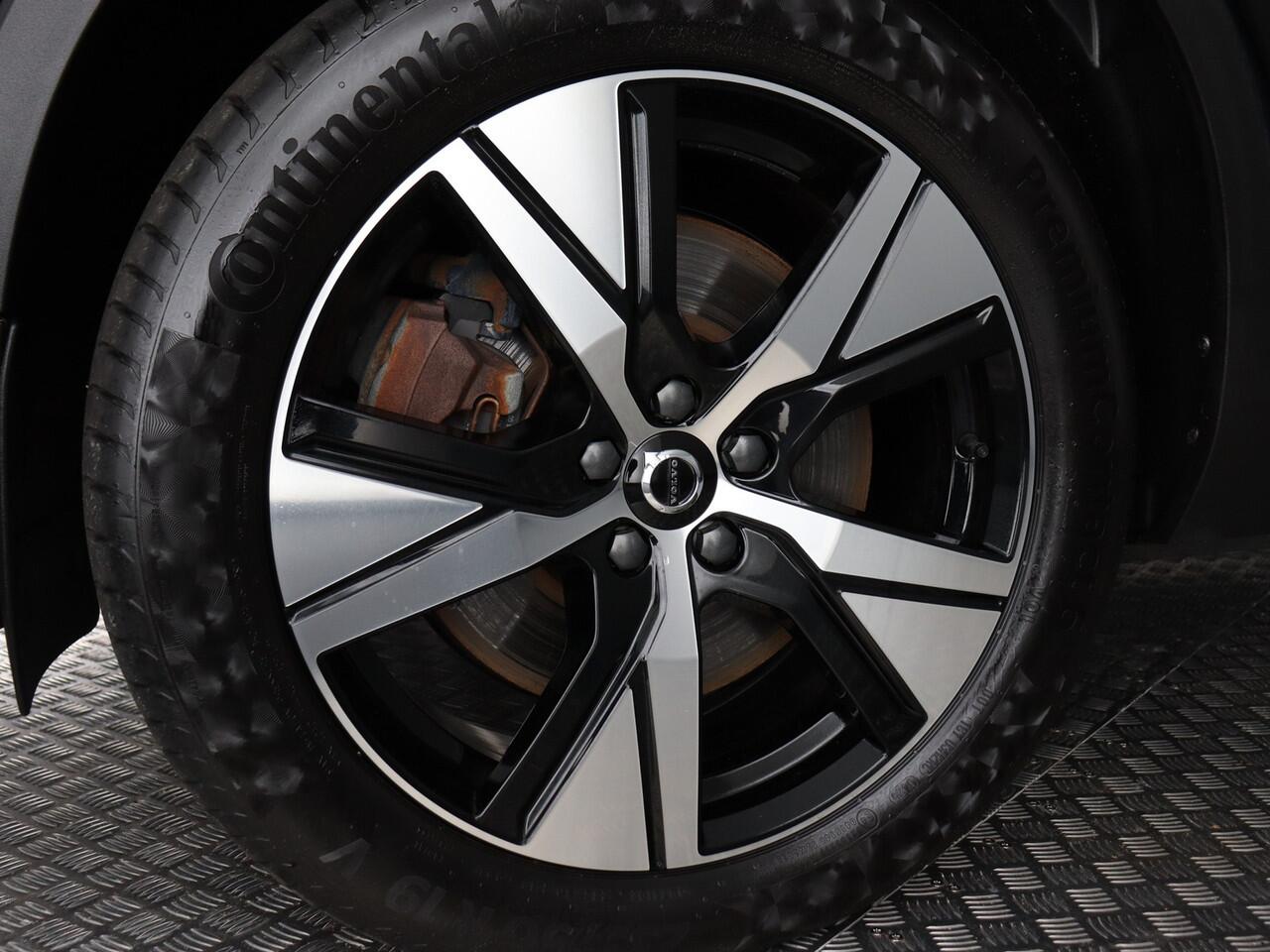 Volvo XC40 1.5 T5 Recharge R-Design Nieuwstaat! (Camera / ACC / Navi / Stoel-Stuurverw. / 19'')