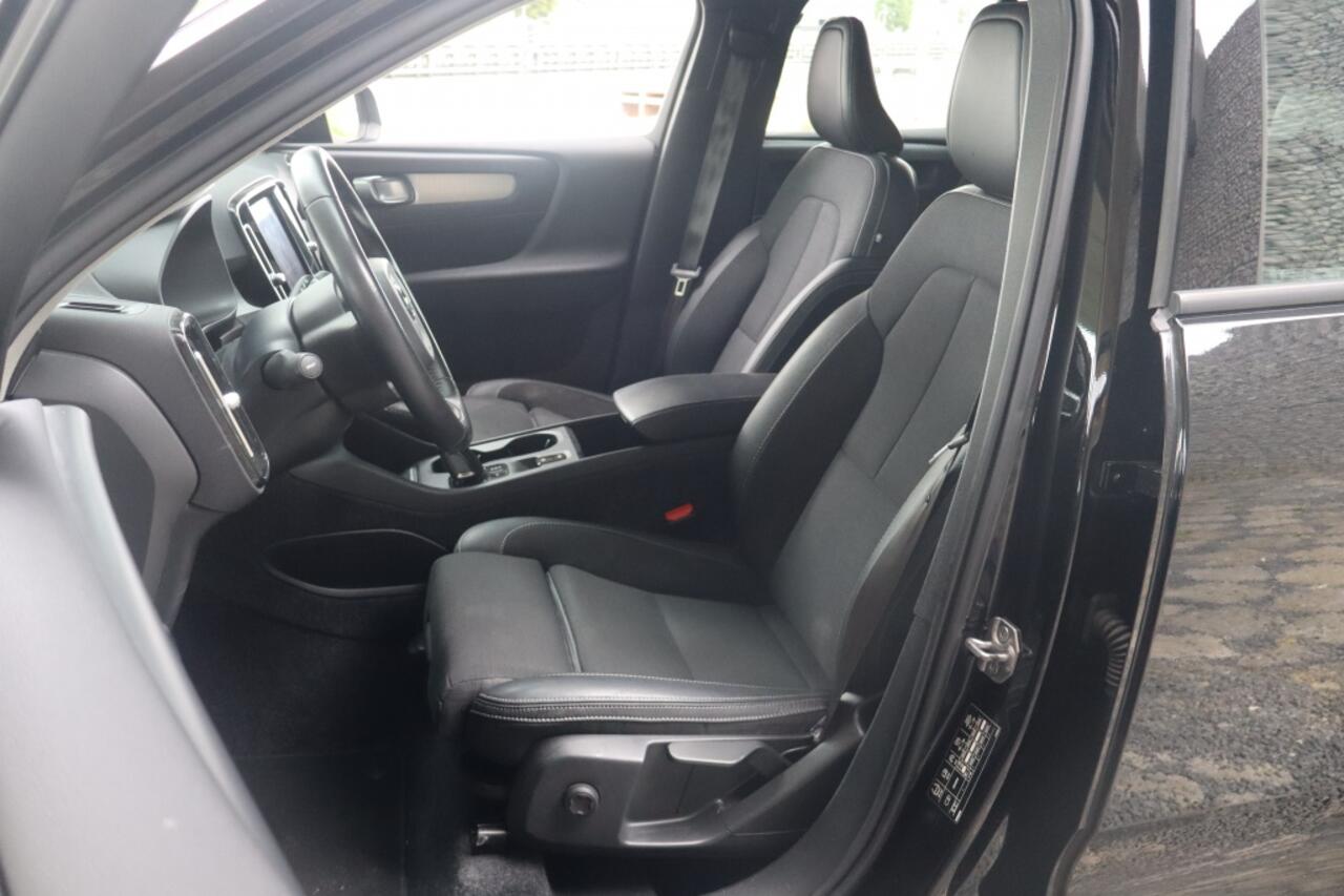 Volvo XC40 1.5 T3 R-Design | Stoelverwarming | Camera | Clima