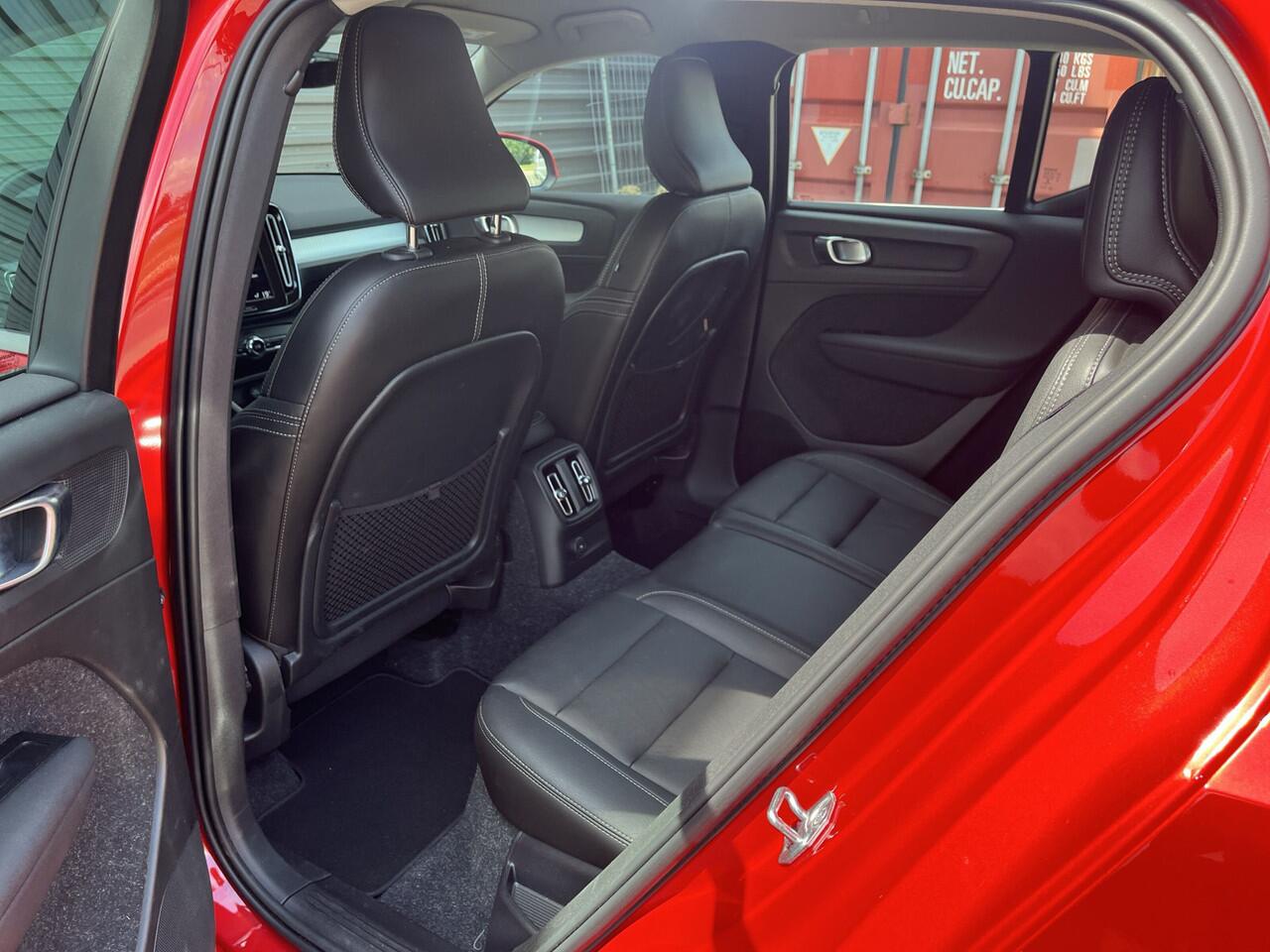 Volvo XC40 1.5 T4 Recharge Inscription Expression / achteruitrijcamera / BLIS / stoel & stuurverwarming /