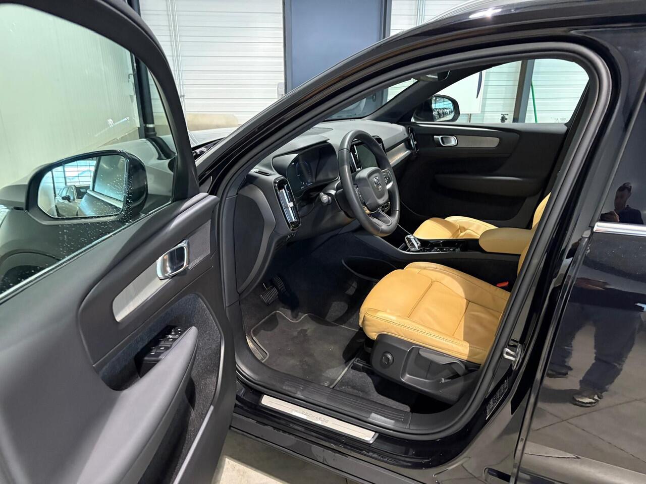 Volvo XC40 T5 Aut. Plug-in Hybrid Ultimate Bright Leder Parkeercamera 262pk