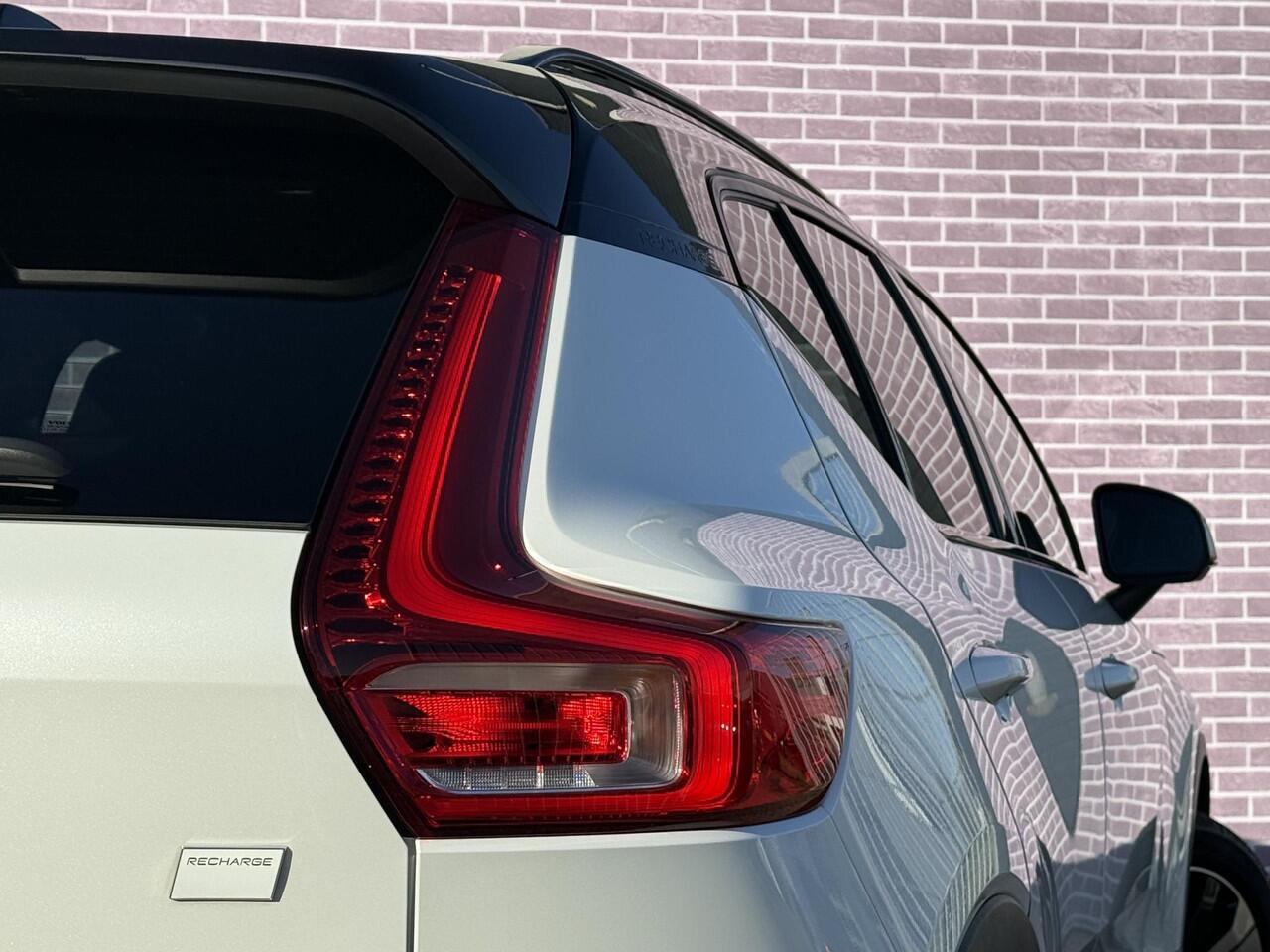 Volvo XC40 Recharge Plus 70 kWh | Trekhaak | Adaptieve cruise controle | Blis | Microtech | Keyless Entry | Google auto |