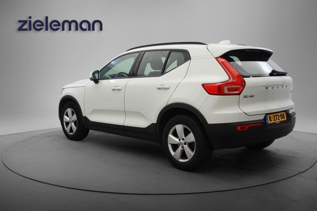 Volvo XC40 1.5 T2 Momentum Core - Cruise