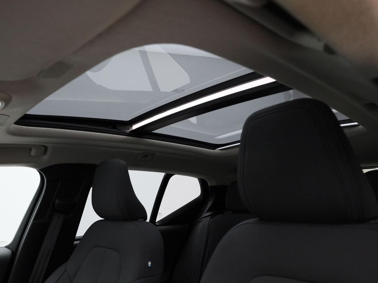 Volvo XC40 1.5 T4 Recharge Inscription Expression | PANO | CAMERA | KEYLESS