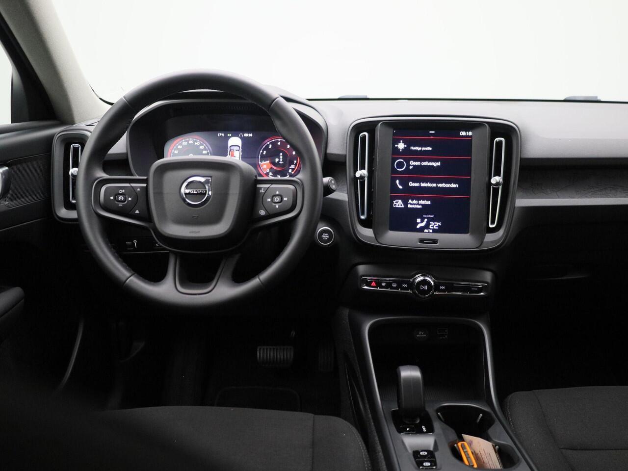 Volvo XC40 T2 Momentum Core | Navigatie | Camera | Apple Carplay/Android Auto