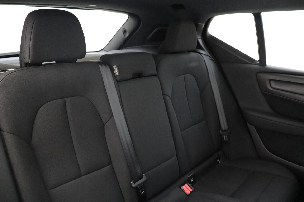 Volvo XC40 T3 AUT. MOMENTUM -PANO.DAK|HARMAN/KARDON|CAMERA|TREKHAAK|CRUISE|18"