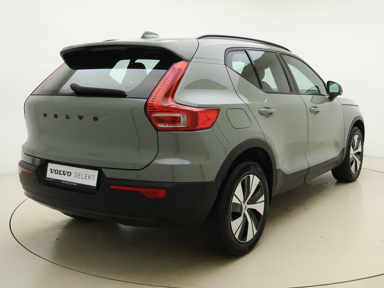 Volvo XC40 T5 262pk Plus Dark / Nubuck / Elektr. verstelbare stoelen / Stoel/- en stuurverwarming / Trekhaak /