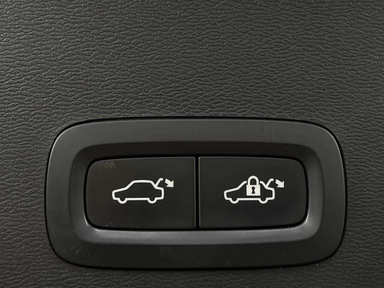 Volvo XC40 Recharge P8 AWD R-Design | Cruise control adaptief | Info 0492-588974 |