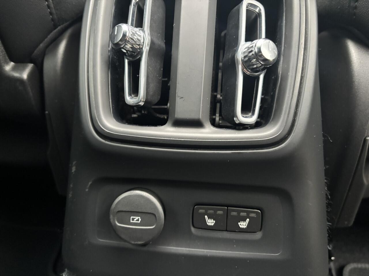 Volvo XC40 1.5 T5 Recharge R-Design Panorama DAB Keyless