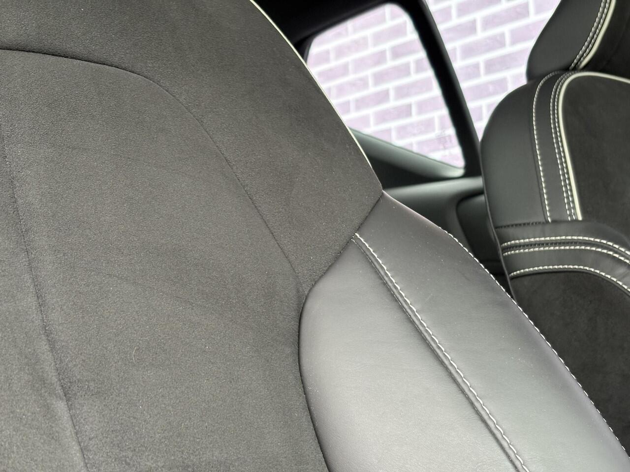 Volvo XC40 1.5 T2 R-Design | LED | Stoel + Stuurverwarming | Blis | Adaptieve Cruise controle | Camera | Panorama dak | Zitvlak verlengers | Elektrische achter klep |