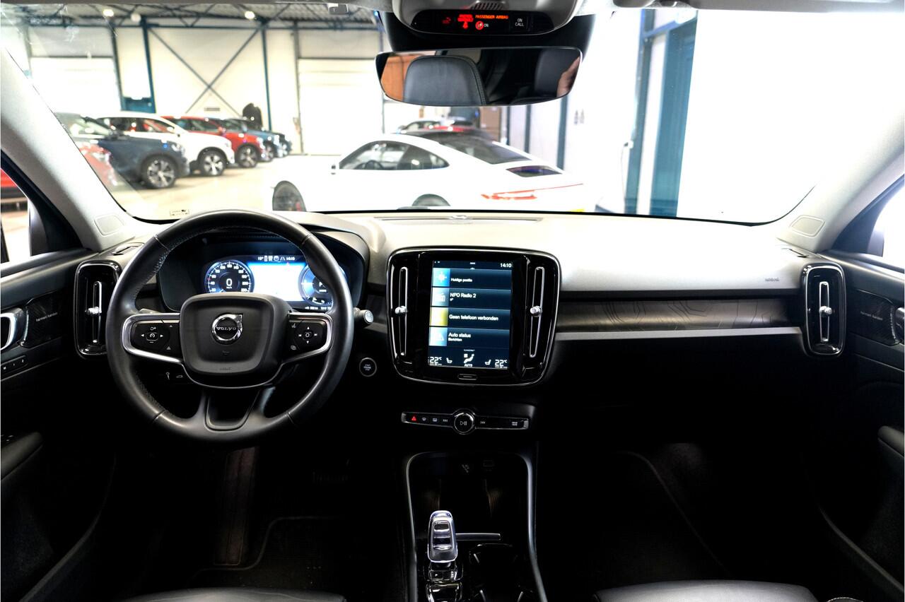 Volvo XC40 1.5 T5 Plug-in Hybrid 193kW/262pk DCT7 Ultimate Dark PANORAMADAK + HARMAN/KARDON + EL.TREKHAAK + ADAPT.CRUISE + PILOT ASSIST + NAVI SENSUS + BLIS + LANE ASSIST + EL.STOELEN + STOEL-&STUURVERWARMING + CAMERA + KEYLESS + PARKSENSOREN V&A + 19" LM-VELGEN!!