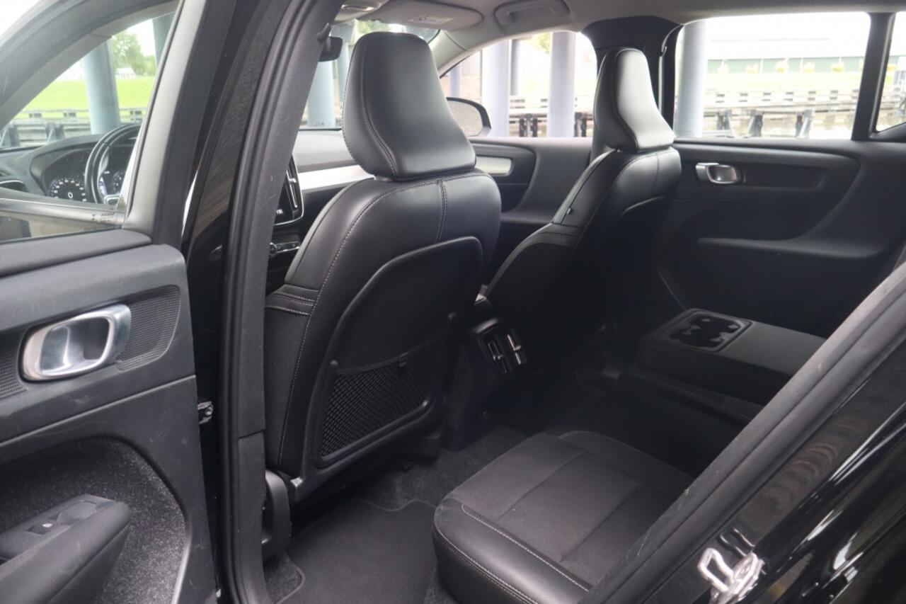 Volvo XC40 1.5 T3 R-Design | Stoelverwarming | Camera | Clima