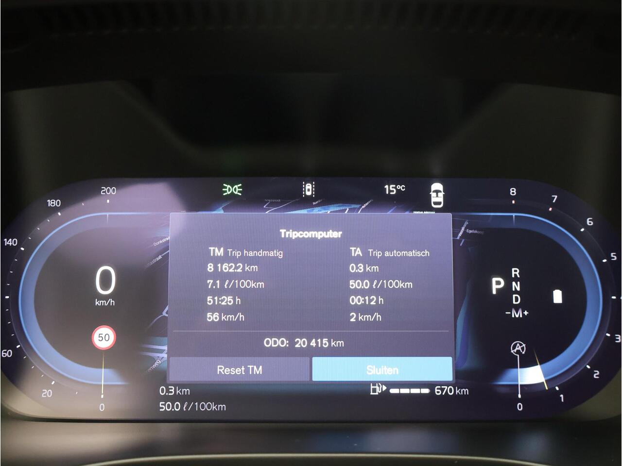 Volvo XC40 2.0 B4 Plus Dark / Trekhaak / Harman Kardon / Elektr. bed. stoelen / Stoel+stuur+voorruitverwarming