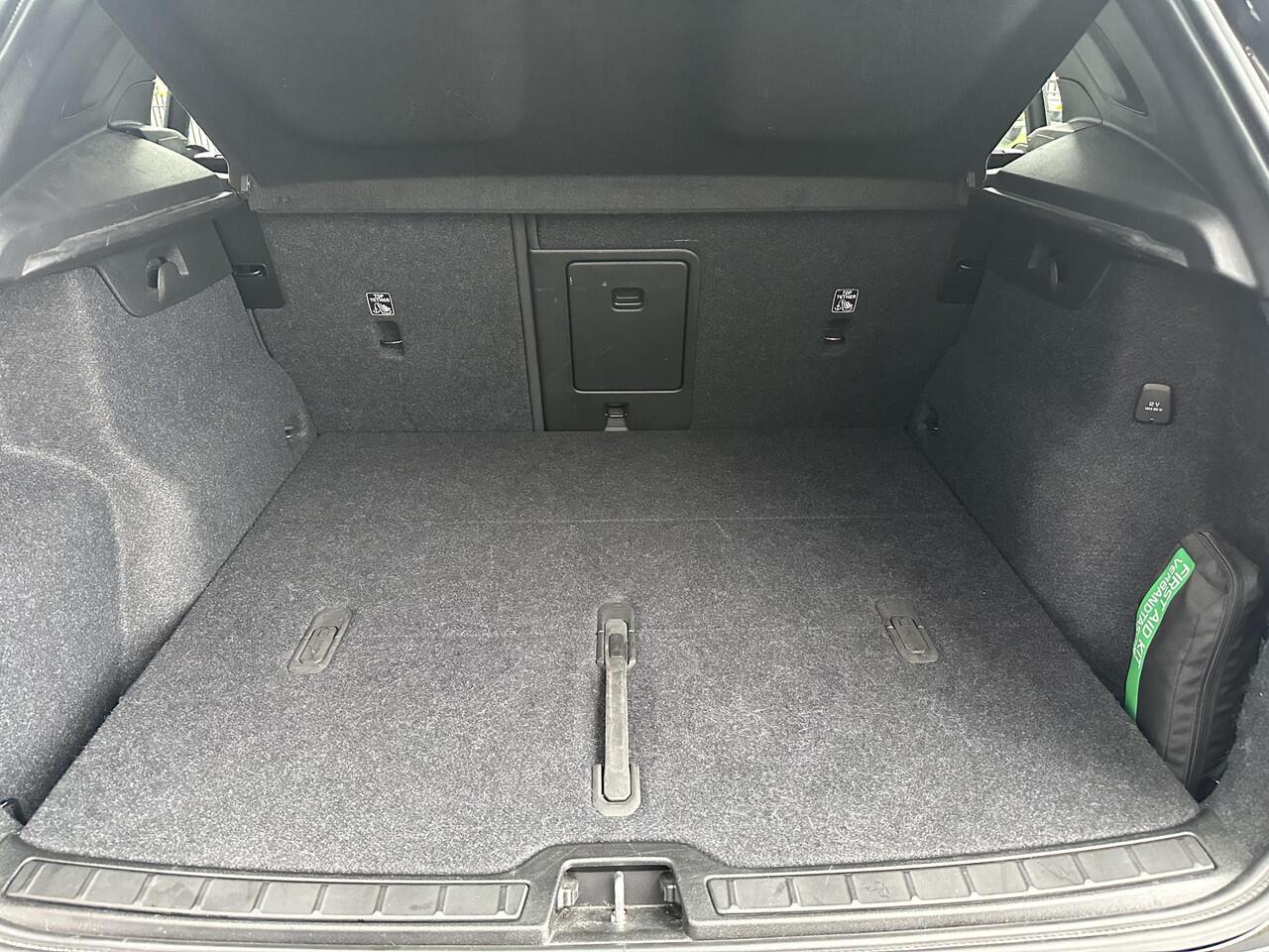 Volvo XC40 2.0 B3 Core ACC|CAM|pilot assist