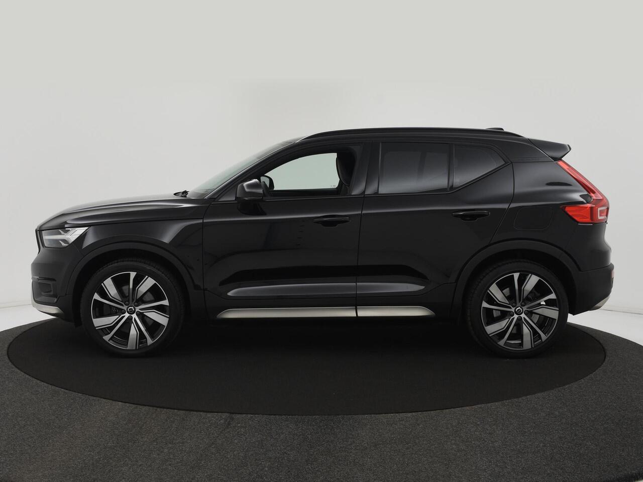 Volvo XC40 Recharge P8 AWD 408PK R-Design TREKH|MEMORYSTOEL|SOH91%|WARMTEPOMP|ACC|BLIS|LEER|WINTERPACK|ELEK.ACHTERKLEP