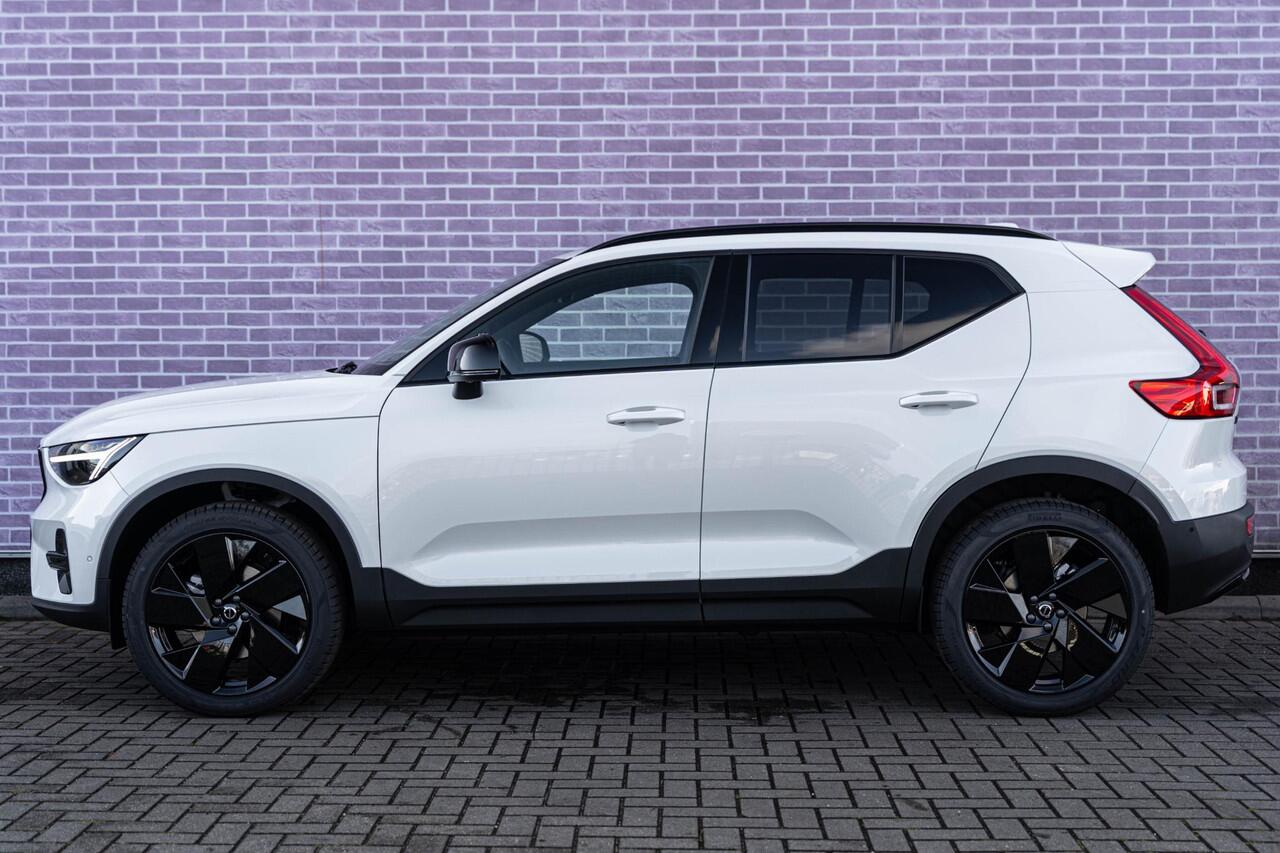Volvo XC40 B4 Plus Black Edition | Google | Schuif-/Kanteldak | 360 Camera | Adaptieve Cruise | Getint Glas | Memory | Harman Kardon Audio | Zitverlenging | Keyless | 20" LM