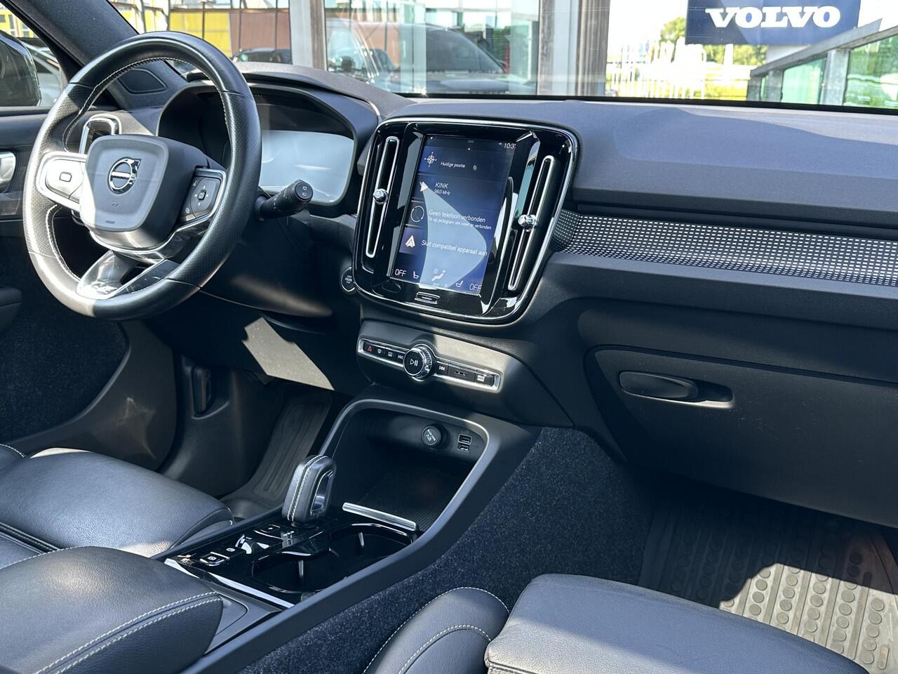 Volvo XC40 1.5 T3 R-Design Automaat, Panoramadak, Trekhaak semi elektrisch inklapbaar, Driver assist, BLIS, Intellisafe, Stoelverwarming, Stuurverwarming