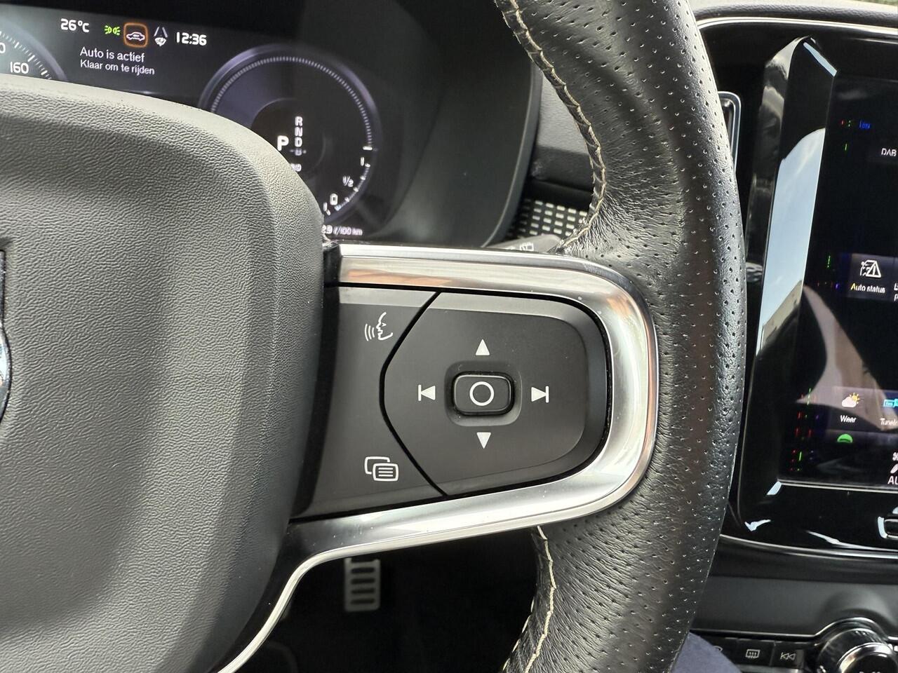 Volvo XC40 1.5 T4 Recharge R-Design 210pk | Parking pack | Draadloos opladen | PHEV | 1.800kg Trekgewicht