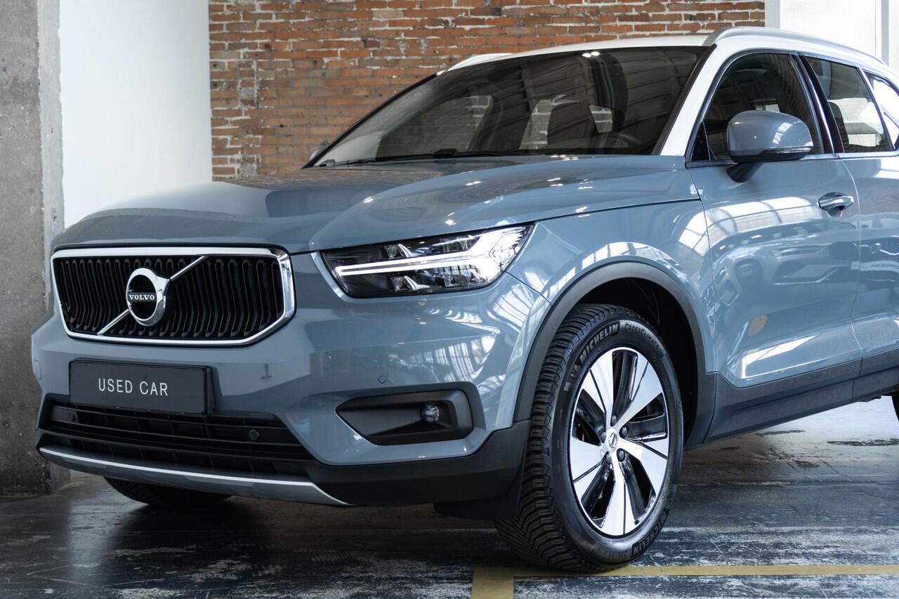 Volvo XC40 B4 Automaat Business Pro | Dealeronderhouden | Adaptive cruise control | BLIS | Zwarte Roofrails kan ook | Parkeercamera | Volvo on Call | Navigatie | 18'' Lichtmetalen velgen