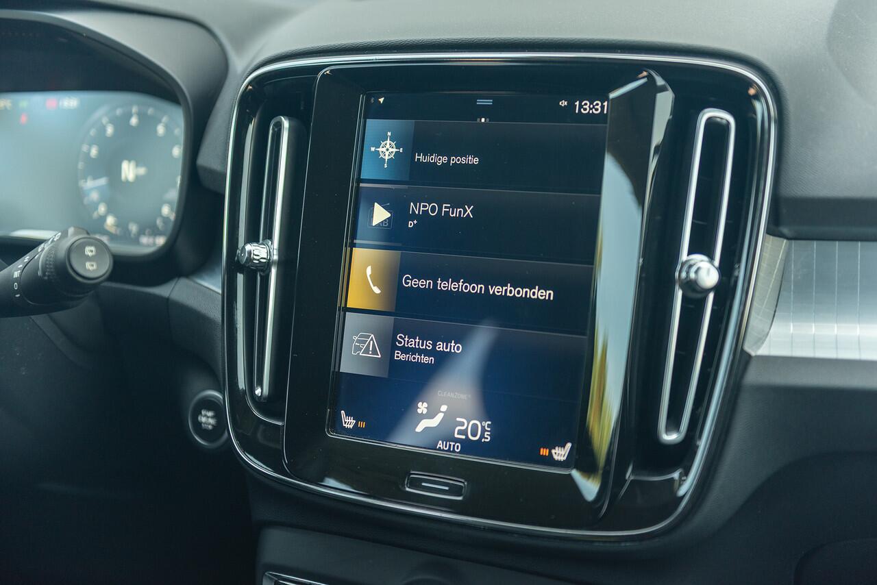 Volvo XC40 T3 Momentum Leder Trekhaak Parkeercamera Stoelverwarming 163pk