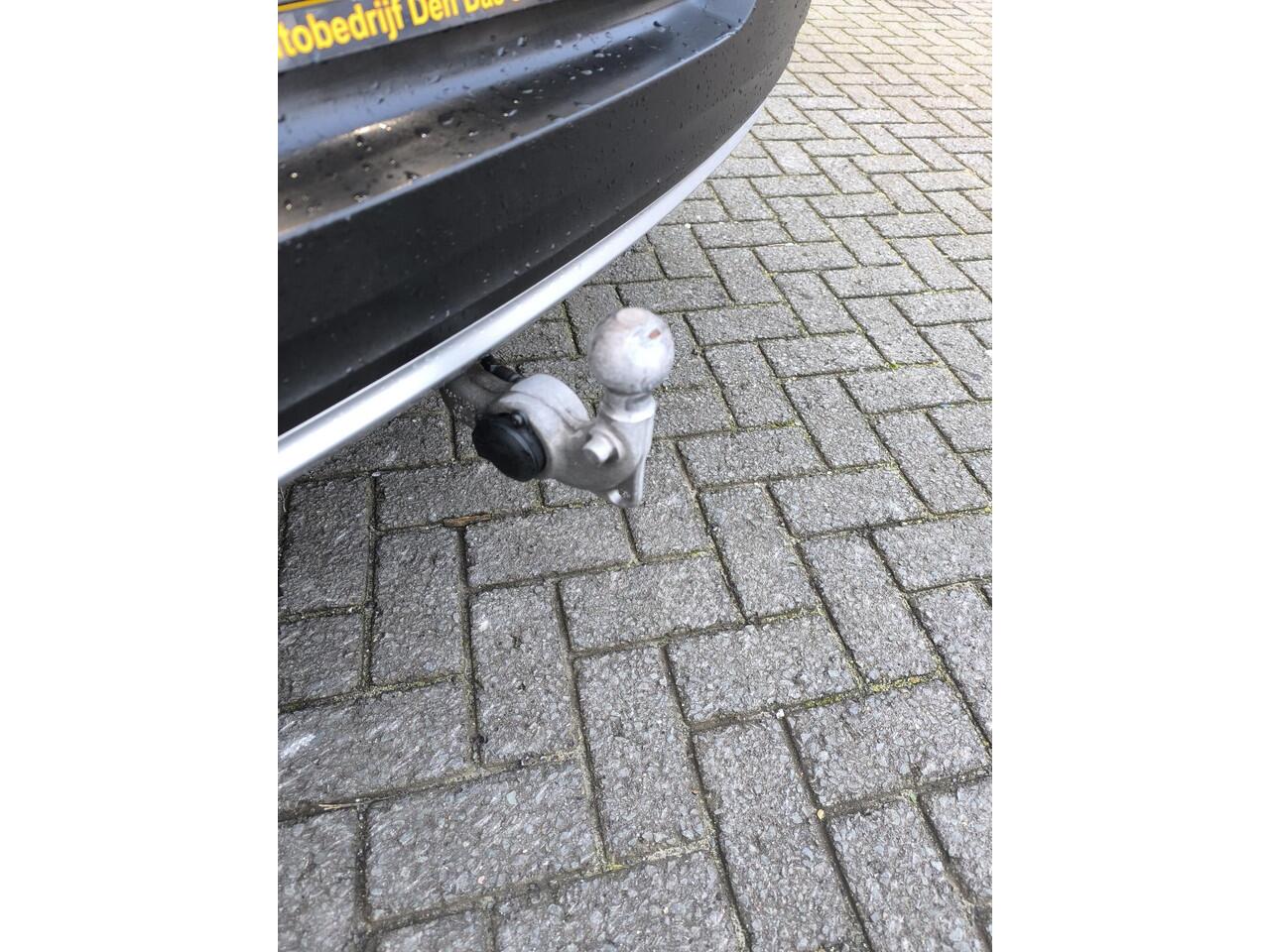 Volvo XC40 1.5 T4 Recharge Inscription Expression Trekhaak, stoel en stuur verwarming, camera, electr A klep, carplay, 1e eigenaar