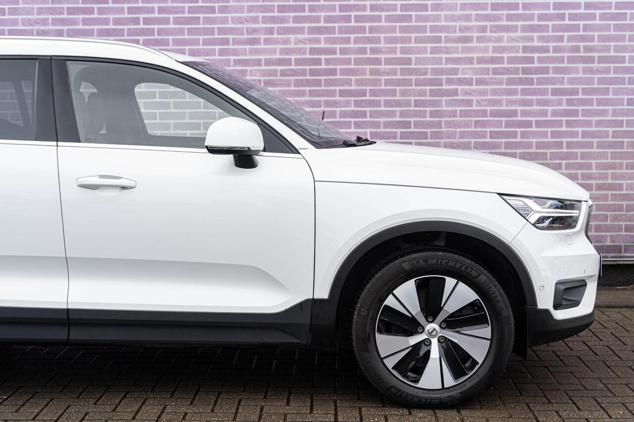 Volvo XC40 Recharge T5 Inscription Expression | Trekhaak | Adaptive cruise control | 360 camera | Harman Kardon audio | Stoel- en stuurwielverwarming | Elektrische stoelverstelling | Actieve LED koplampen |