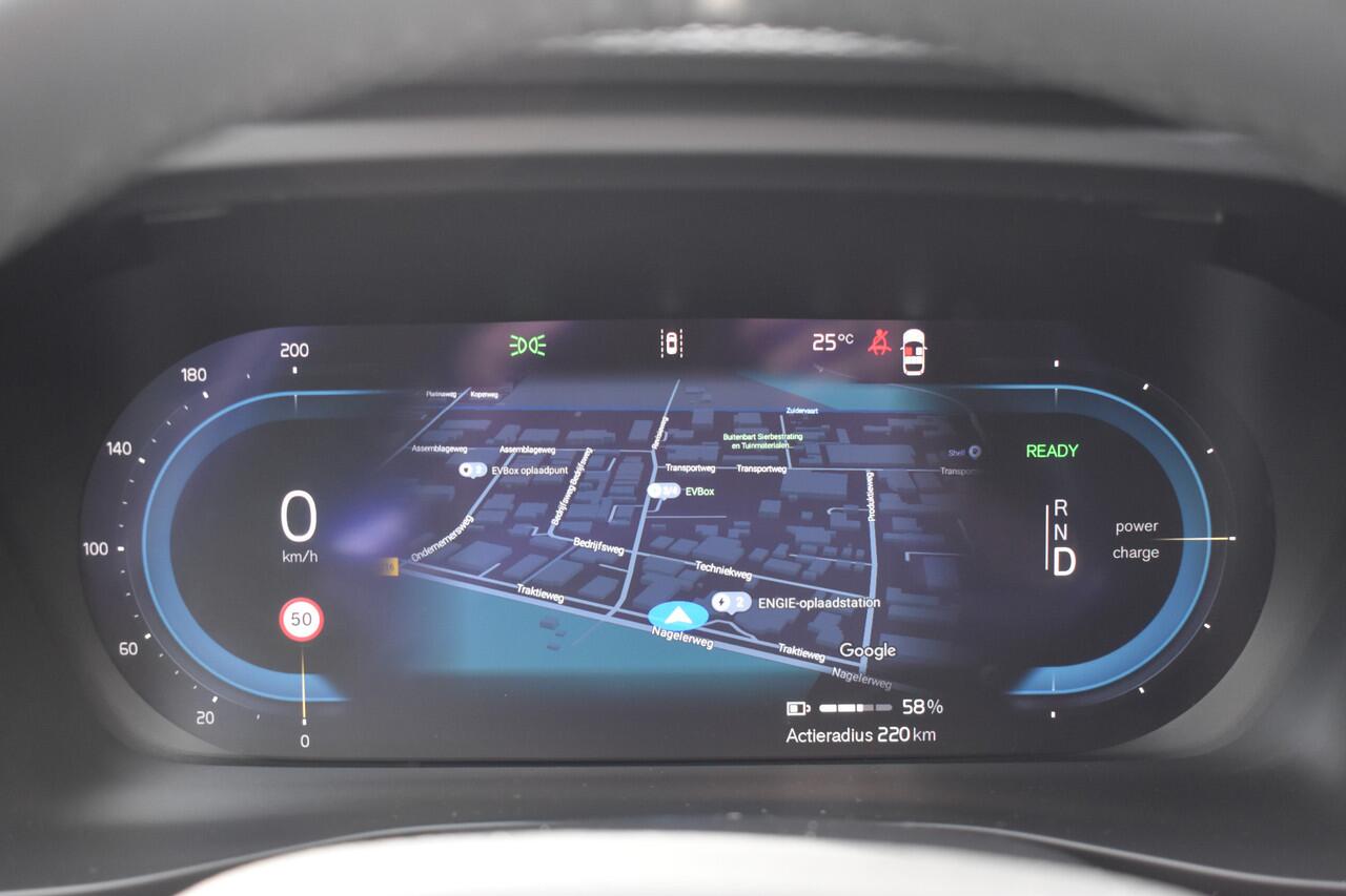 Volvo XC40 Extended Range Plus 82 kWh ACC | Pilot Assist | Stoel Stuur verwarming | Trekhaak | Key Less | 19 inch