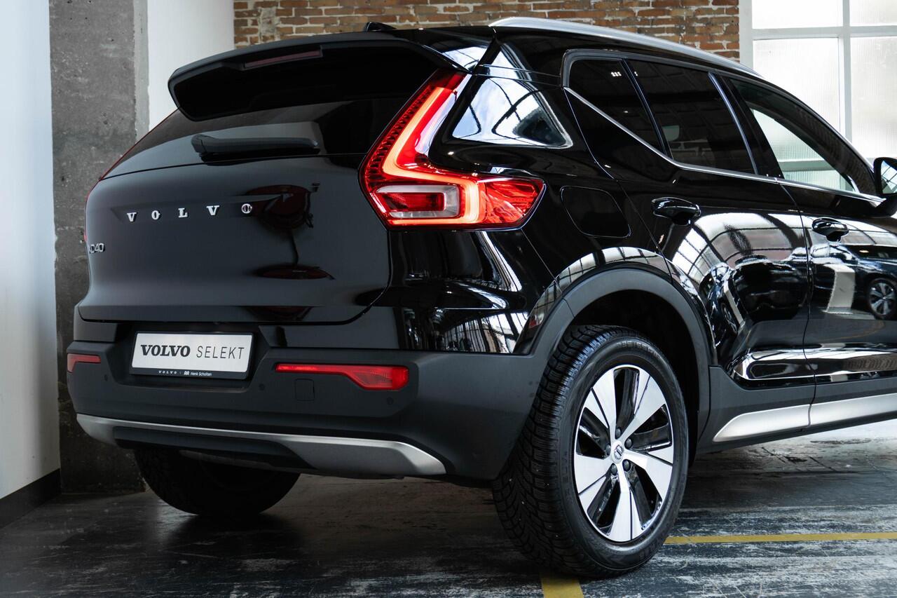 Volvo XC40 B4 Inscription | Electrische bedienbare voorstoelen | Stoelverwarming | 360° parkeercamera | Adaptive cruise control | Exterieur Stylingkit | BLIS | Volvo on Call | Parkeerverwarming | Parkeersensoren voor + achter |