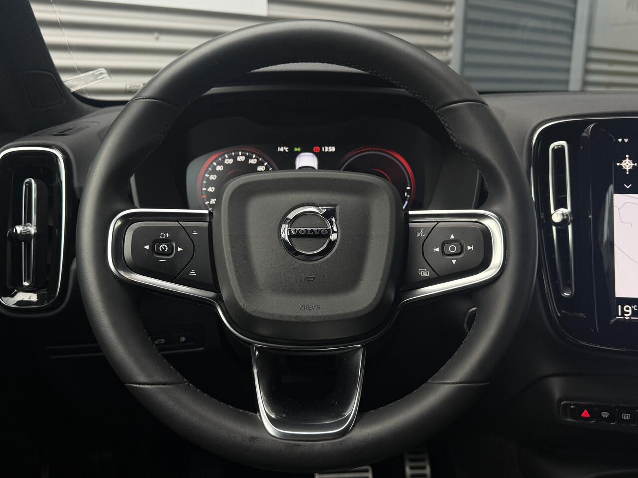 Volvo XC40 1.5 T4 Recharge R-Design NAV/CAM,H&K SOUND,TREKHAAK