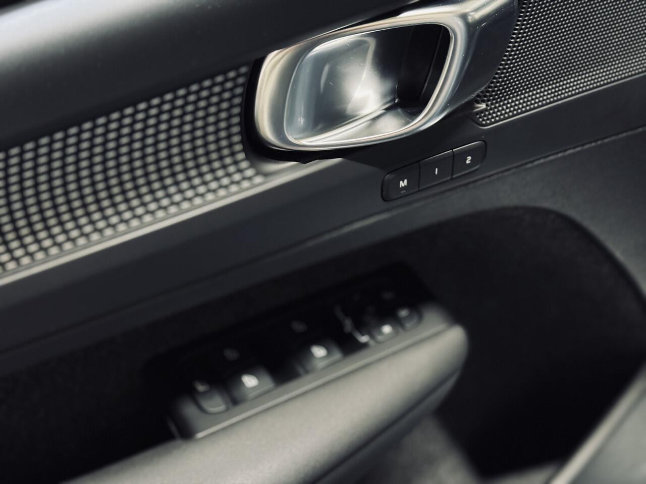 Volvo XC40 1.5 T5 Recharge R-Design | 20" | Panorama | Camera