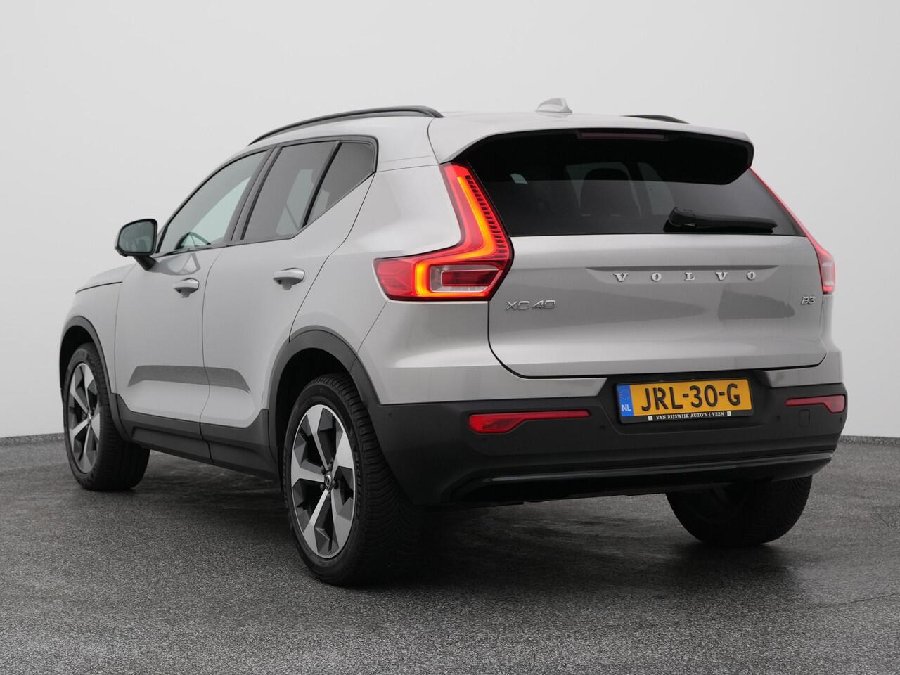 Volvo XC40 2.0 B3 Ultimate Bright | PANO | 360° | H&K | KEYLESS | STOEL- EN STUURVERW.