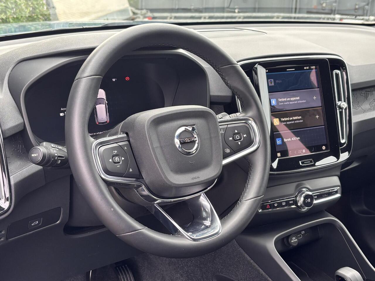 Volvo XC40 Single Motor Extended Range Plus 82 kWh Adapt. cruise Control / BLIS / Park assist camera achter / Trekhaak / Keyless drive / All season