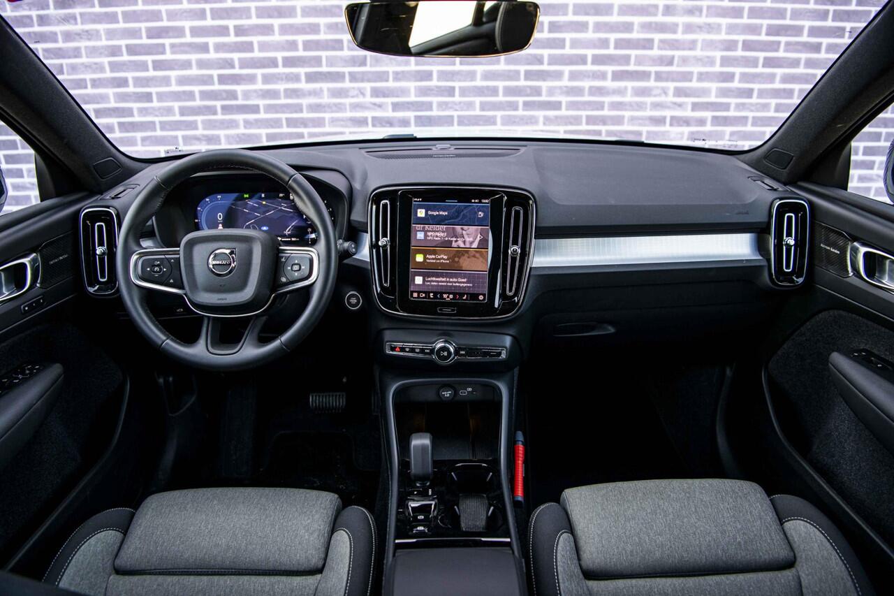 Volvo XC40 2.0 B4 Plus Dark | Trekhaak | Adaptive Cruise Control | Dode hoek detectie BLIS | Harman/Kardon audio | Elektrische stoelverstelling | Stoel- en stuurverwarming | Verwarmde Voorruit |