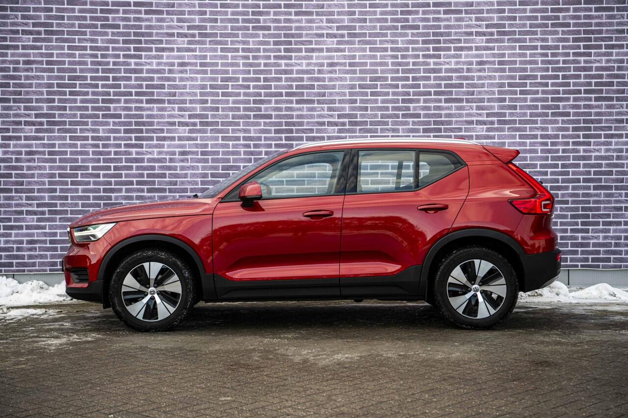 Volvo XC40 1.5 T2 Momentum | Trekhaak | Navigatie | Climate control | 18" velgen | Apple Carplay / Android Auto | Cruise control | LED koplampen |