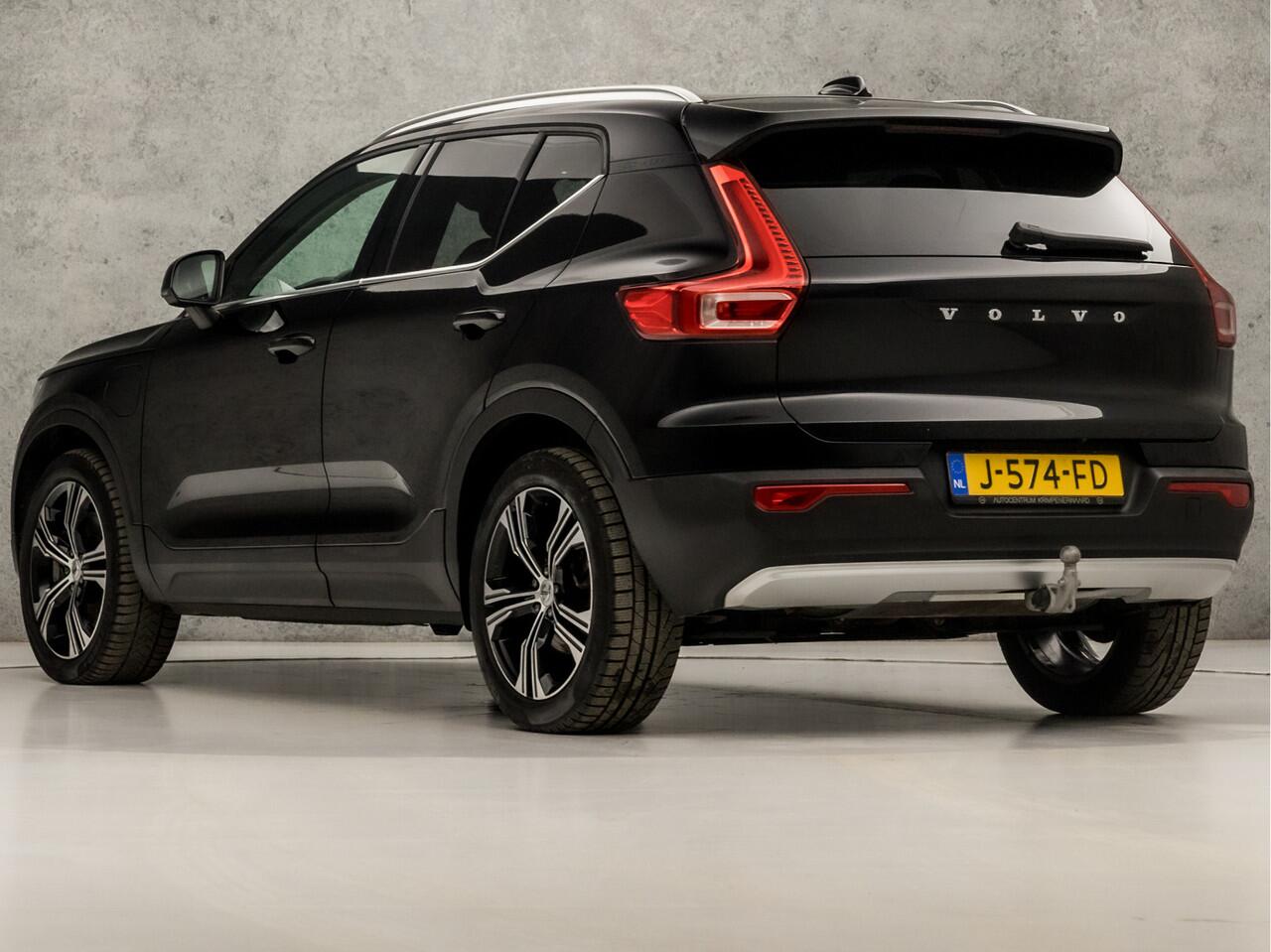 Volvo XC40 1.5 T5 Recharge Inscription 262Pk Automaat (PANORAMADAK, APPLE CARPLAY, LEDER, STUUR/STOELVERWARMING, TREKHAAK, CAMERA, KEYLESS, GETINT GLAS, ADAPTIVE CRUISE, ELEK ACHTERKLEP, NIEUWSTAAT)