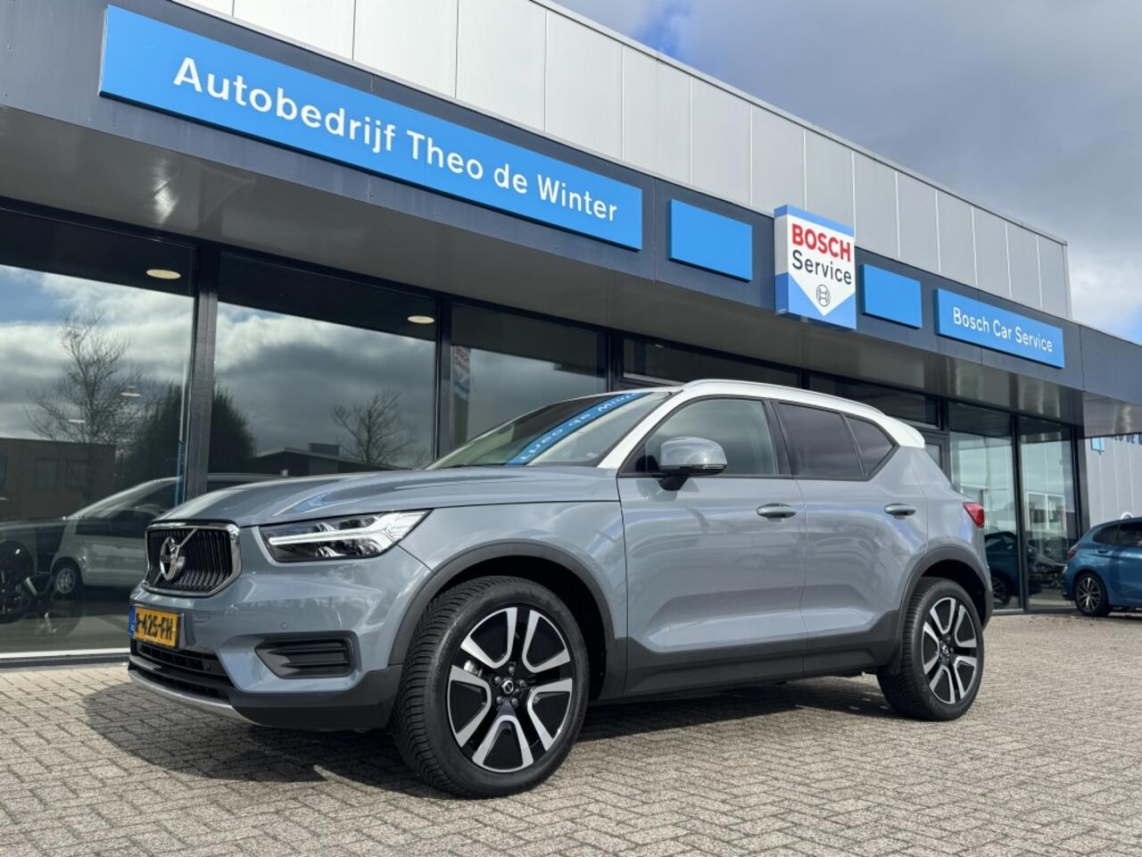 Volvo XC40 2.0 T4 Momentum| Trekhaak, CarPlay, Keyless, Leder