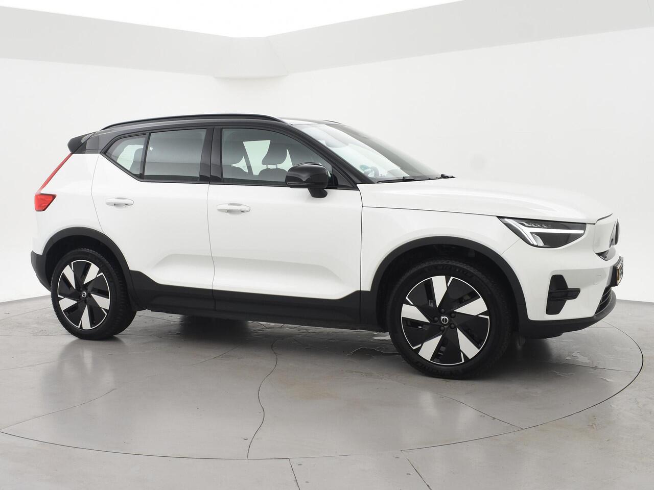 Volvo XC40 238 PK SINGLE MOTOR PLUS 69 kWh + ELEK. TREKHAAK | ACC | 19 INCH | CAMERA