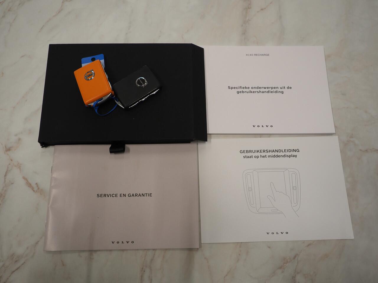 Volvo XC40 1.5 T5 Plug-in hybrid Ultimate Dark | Panoramadak | Pilot Assist | Harman/Kardon | Trekhaak | Leder | 360 | Keyless