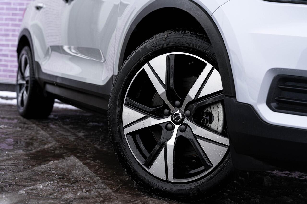 Volvo XC40 Recharge 70 kWh Core | 1e Eigenaar | Navigatie | Cruise Control | Stoel/-Stuurverwarming | Achteruijcamera | Climate Control | Getint Glas | Zitverlenging