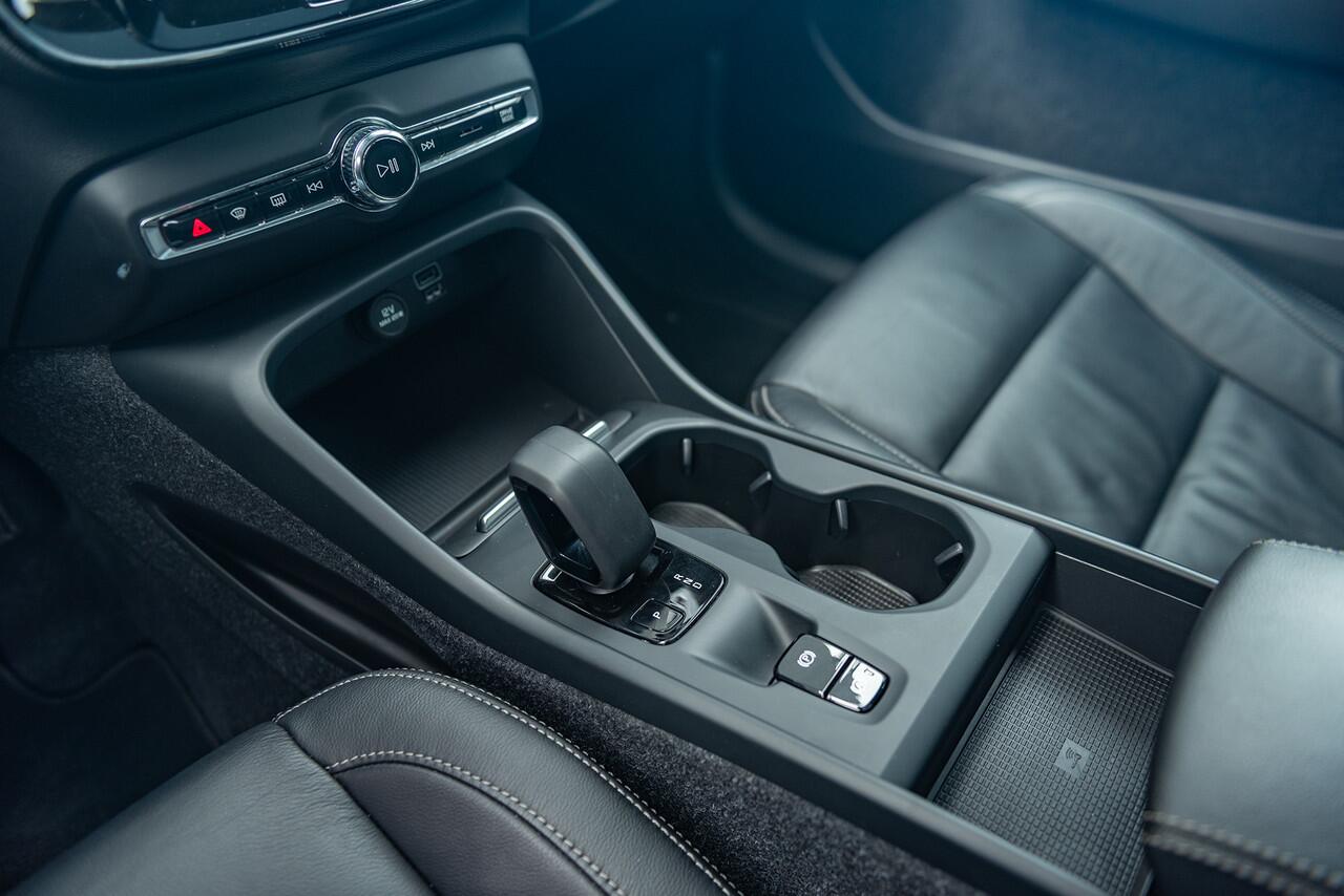 Volvo XC40 T5 Aut. Plug-in Hybrid Inscription Leder Parkeercamera Panoramadak 262pk