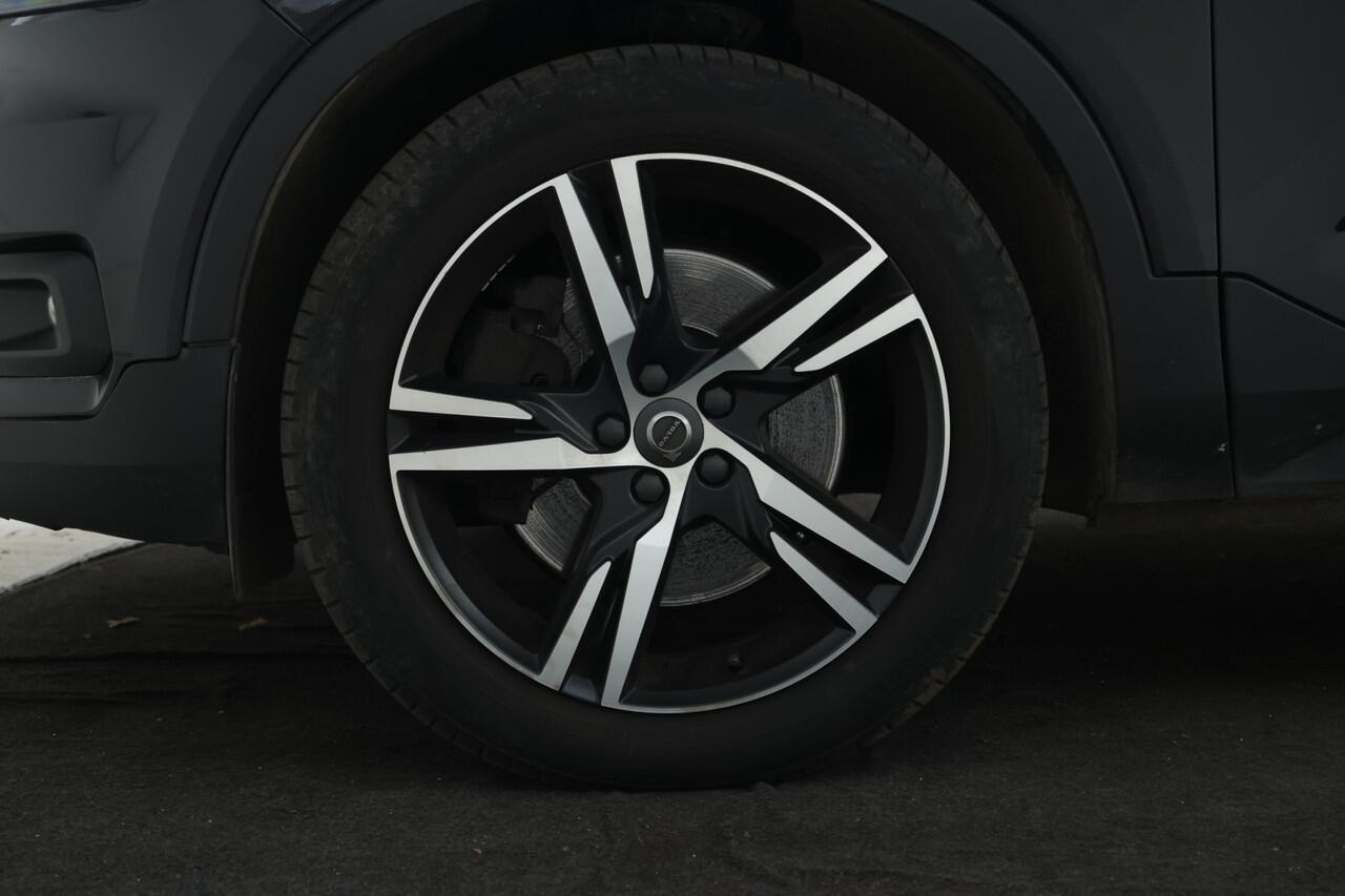 Volvo XC40 1.5 T5 Twin Engine R-Design Navigatie, Apple carplay, climate,