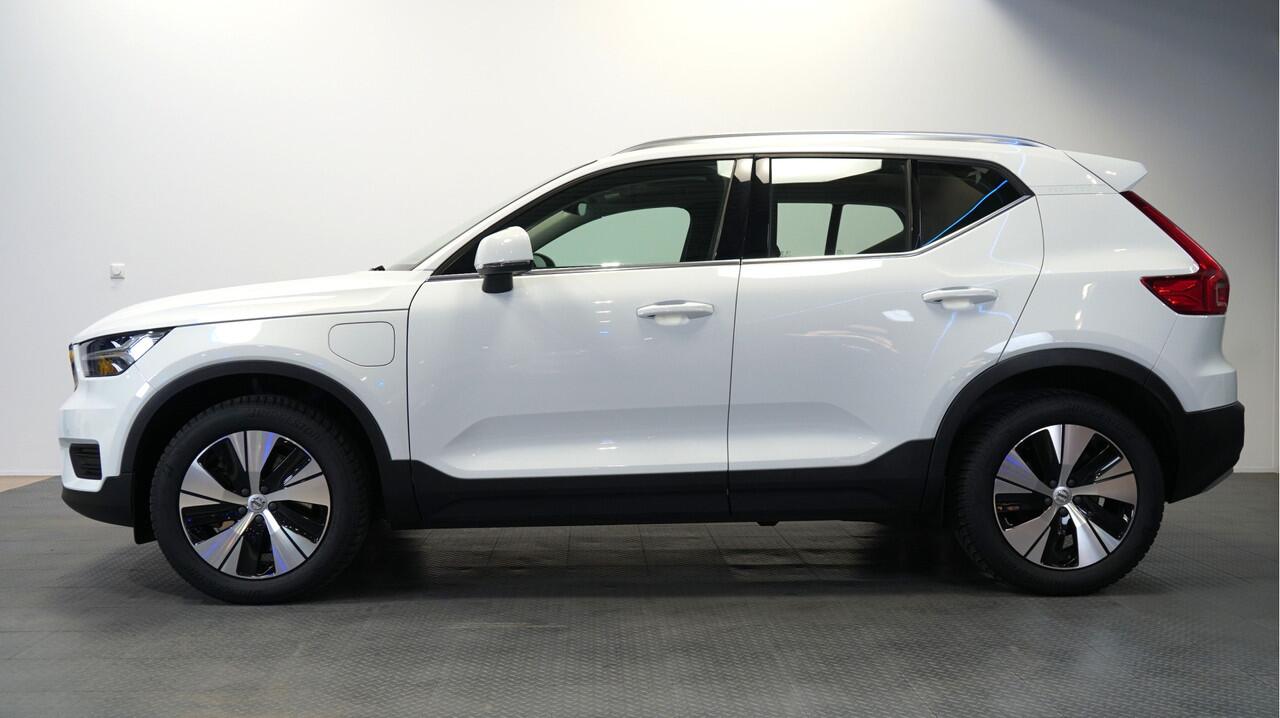Volvo XC40 1.5 T4 Recharge 155kW/211pk DCT7 Inscription Exp. PANORAMADAK + ADAPT.CRUISE + PILOT ASSIST + EL.TREKHAAK + CAMERA + APPLE CARPLAY/ANDROIS AUTO + NAVI SENSUS + KEYLESS ENTRY&GO + HIGH PERF. LED + DRIVE MODES + PARKSENSOREN V&A + 18" LM-VELGEN!!