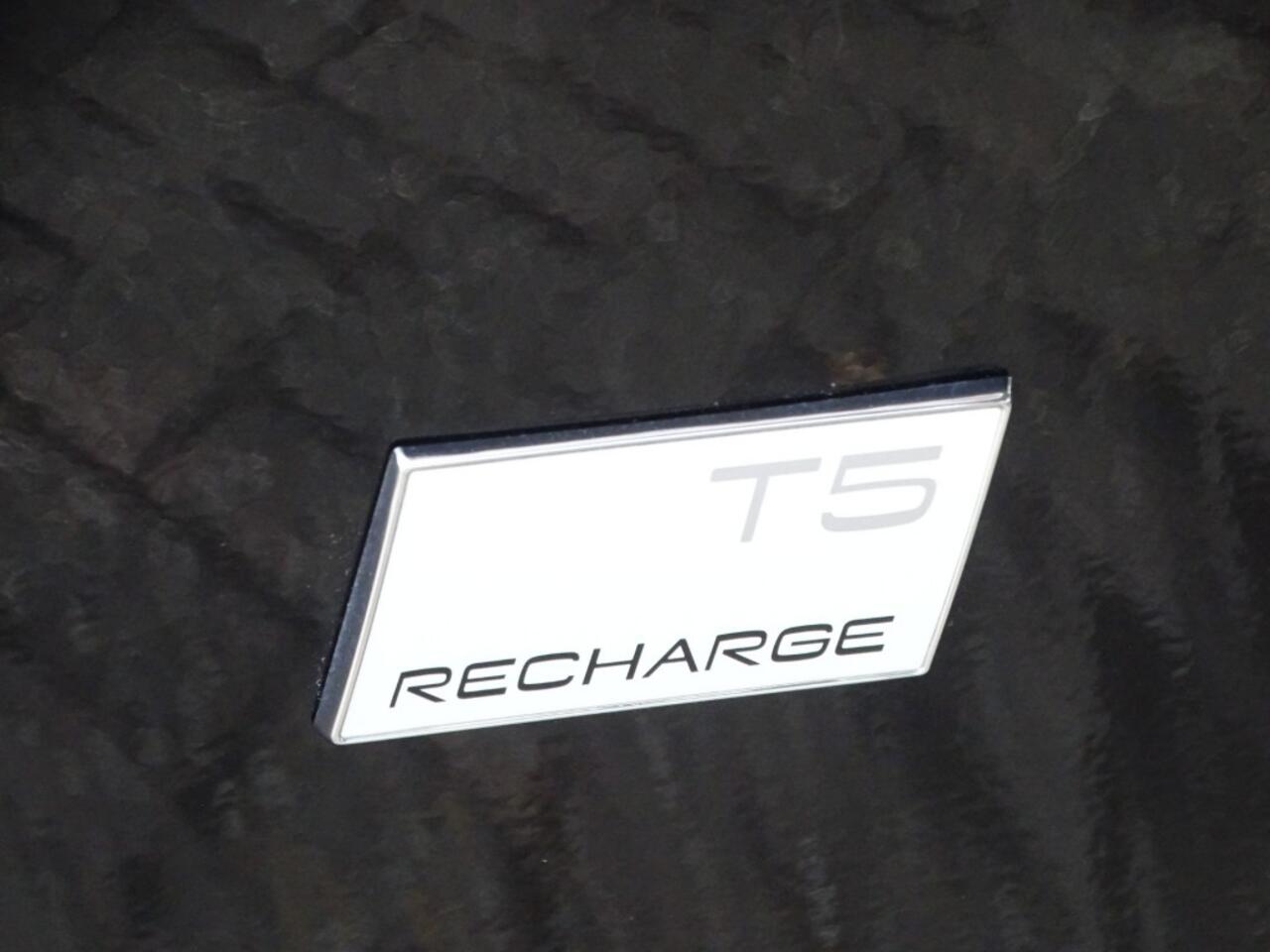 Volvo XC40 1.5 T5 Plug-in hybrid Ultimate Bright Panoramadak 1e Eig.