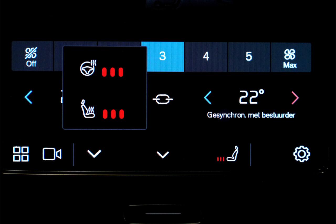 Volvo XC40 Recharge Twin Plus AWD 300kW/408pk Aut. R-Design SOH 92% ADAPT.CRUISE + EL.TREKHAAK + CAMERA + BLIS + PILOT ASSIST + GOOGLE DASHBOARD + LANE ASSIST + SPORTSTOELEN + STOEL-&STUURVERWARMING + PARKSENSOREN V&A + 19" LM-VELGEN!!