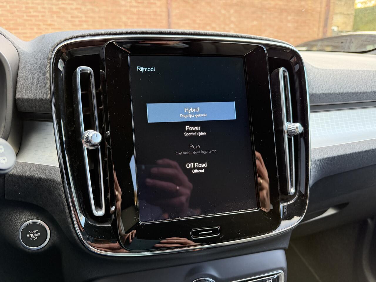 Volvo XC40 1.5 T4 Plug-in hybrid Core Bright 19 inch | Camera | Elektrische stoelen