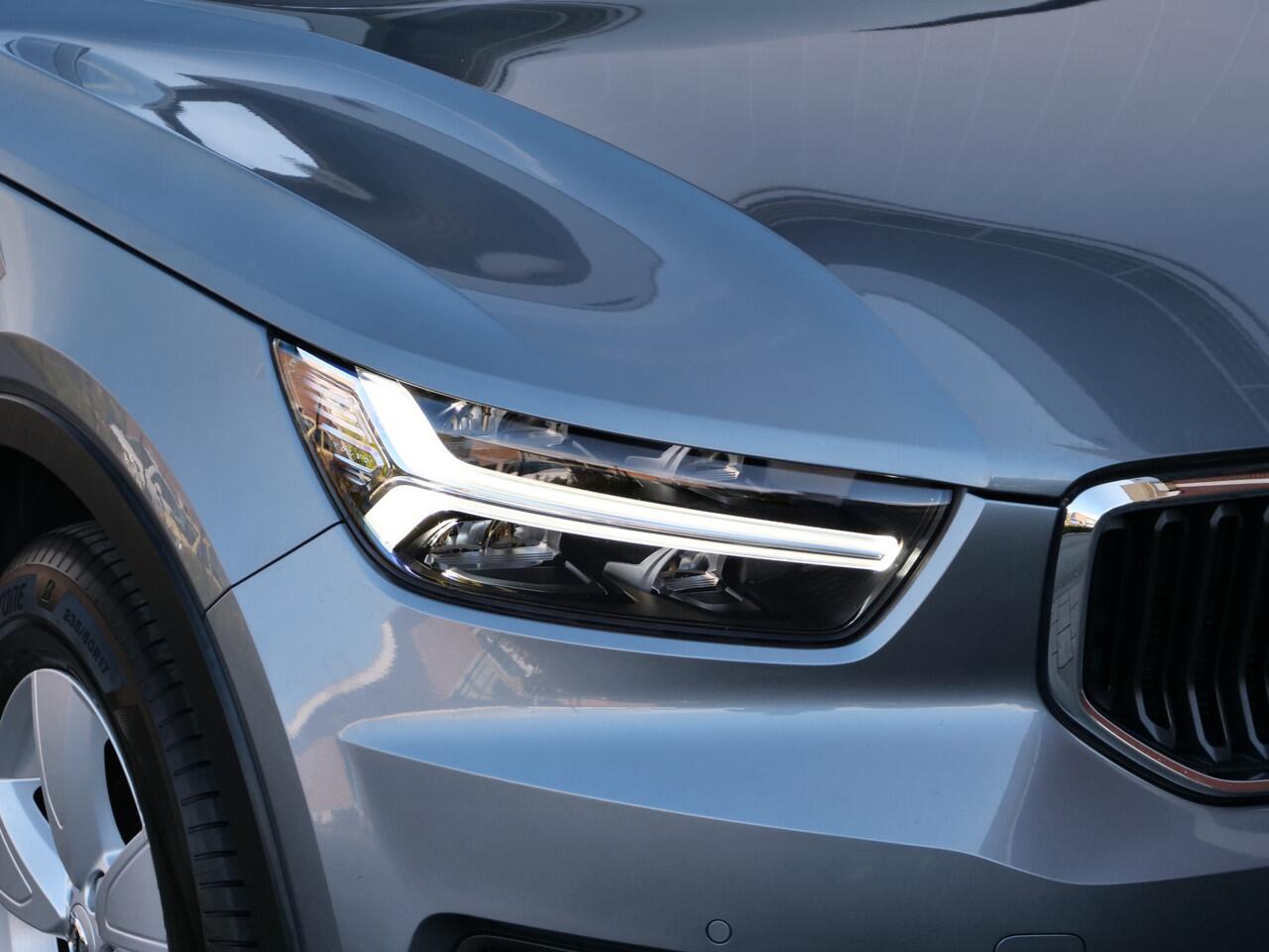 Volvo XC40 1.5 T3 157pk Trekhaak / Navigatie / 17 inch