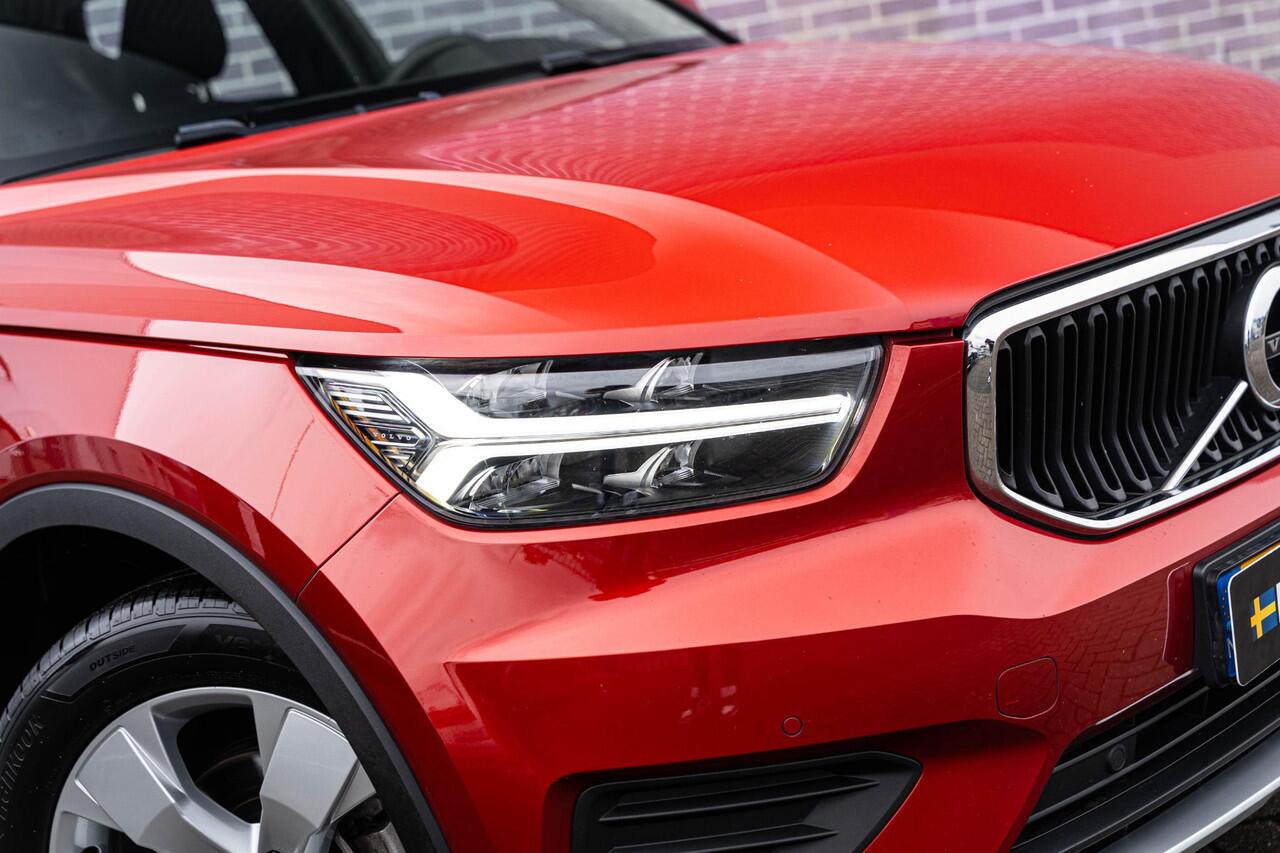 Volvo XC40 1.5 T3 Momentum | Stoel-/ Stuurverwarming | Camera | Cruise Control | Dodehoekdetectie | Parkeersensoren Voor + Achter | Volvo On Call | Carplay |