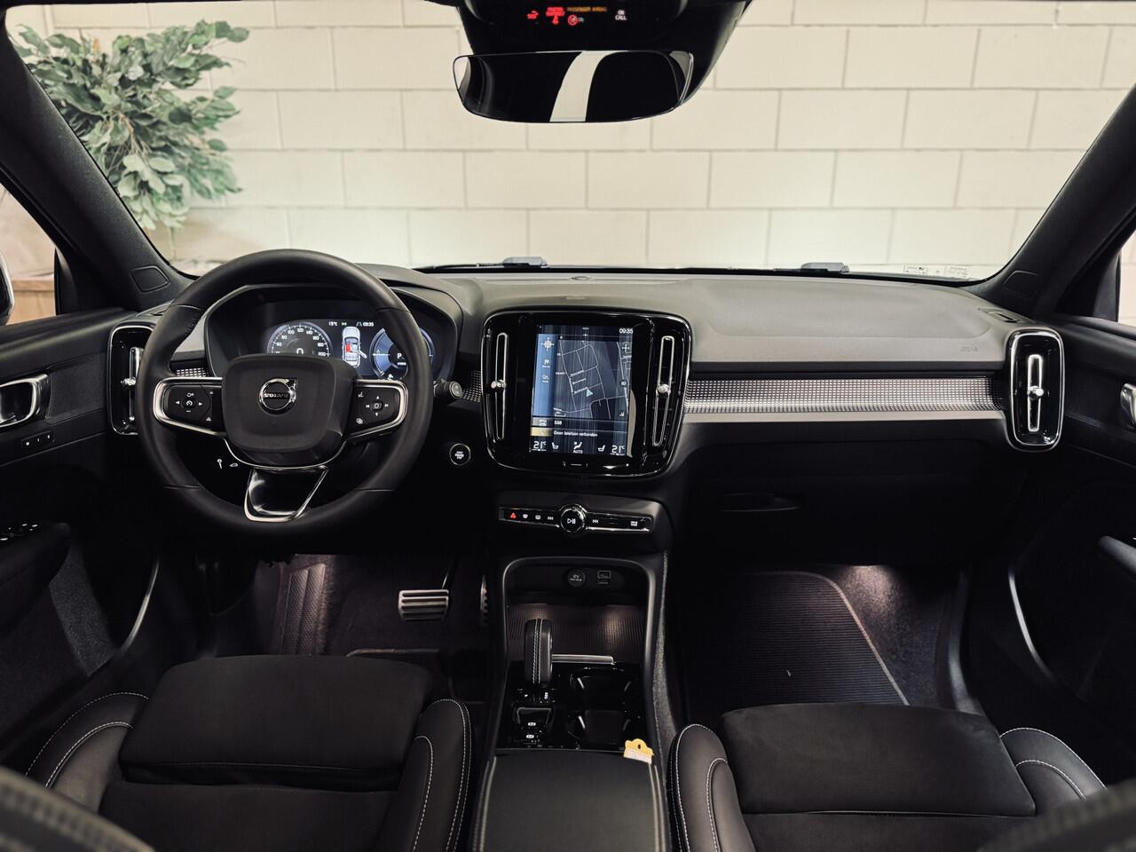 Volvo XC40 1.5 T5 Recharge R-Design | 20" | Panorama | Camera