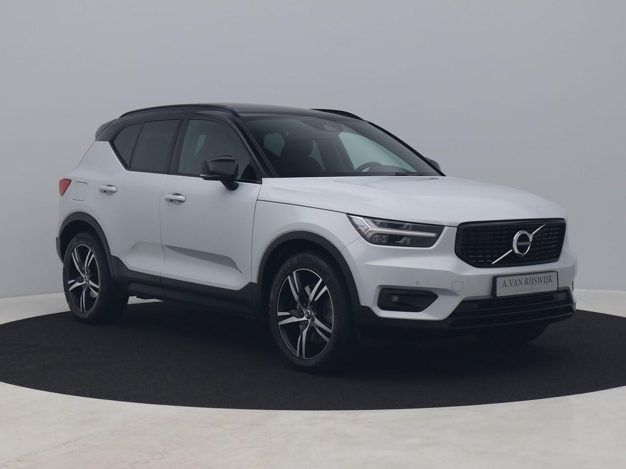 Volvo XC40 1.5 T4 Recharge R-Design | PANO | CAMERA | KEYLESS | STOEL- EN STUURVERW. | TREKHAAK