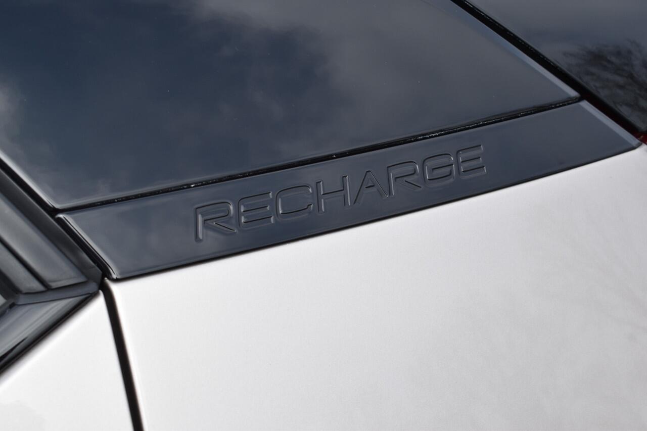 Volvo XC40 Twin 408PK AWD Plus 82 kWh | Trekhaak | ACC | Elektr. stoel | Camera | Stuurverwarming | 19"LMV